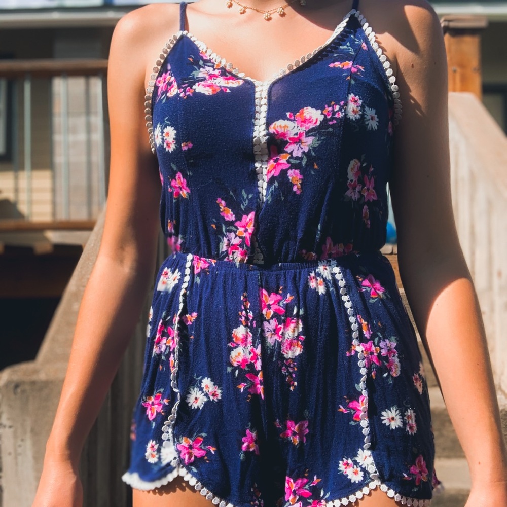 Rue21 floral mini romper🌸✨